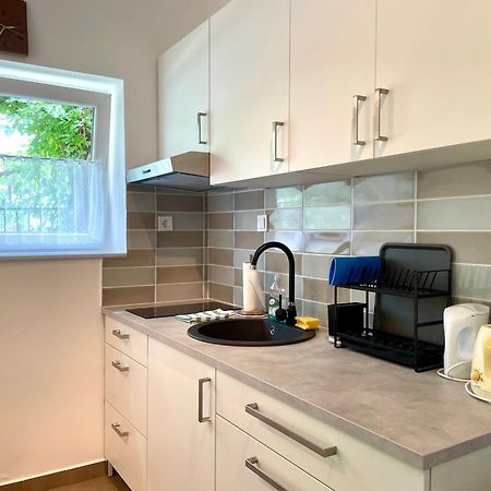 Quiet, Green, Relaxing Place - 2 Bedroom Apartment Balatonfüred Esterno foto