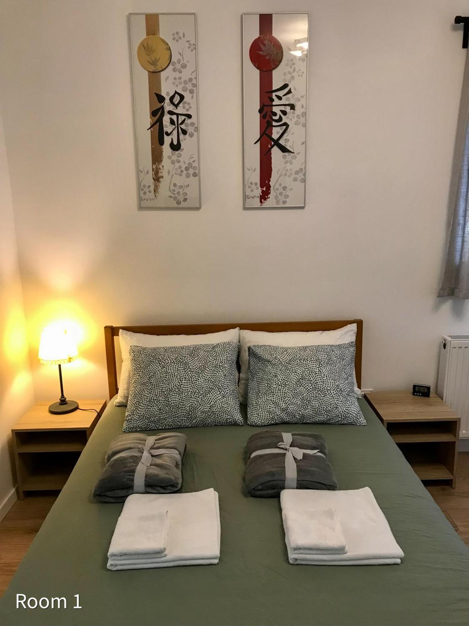 Quiet, Green, Relaxing Place - 2 Bedroom Apartment Balatonfüred Esterno foto
