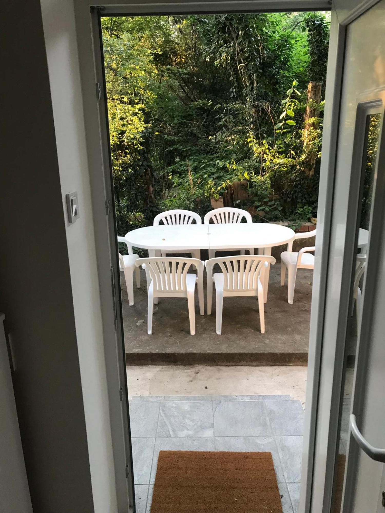 Quiet, Green, Relaxing Place - 2 Bedroom Apartment Balatonfüred Esterno foto