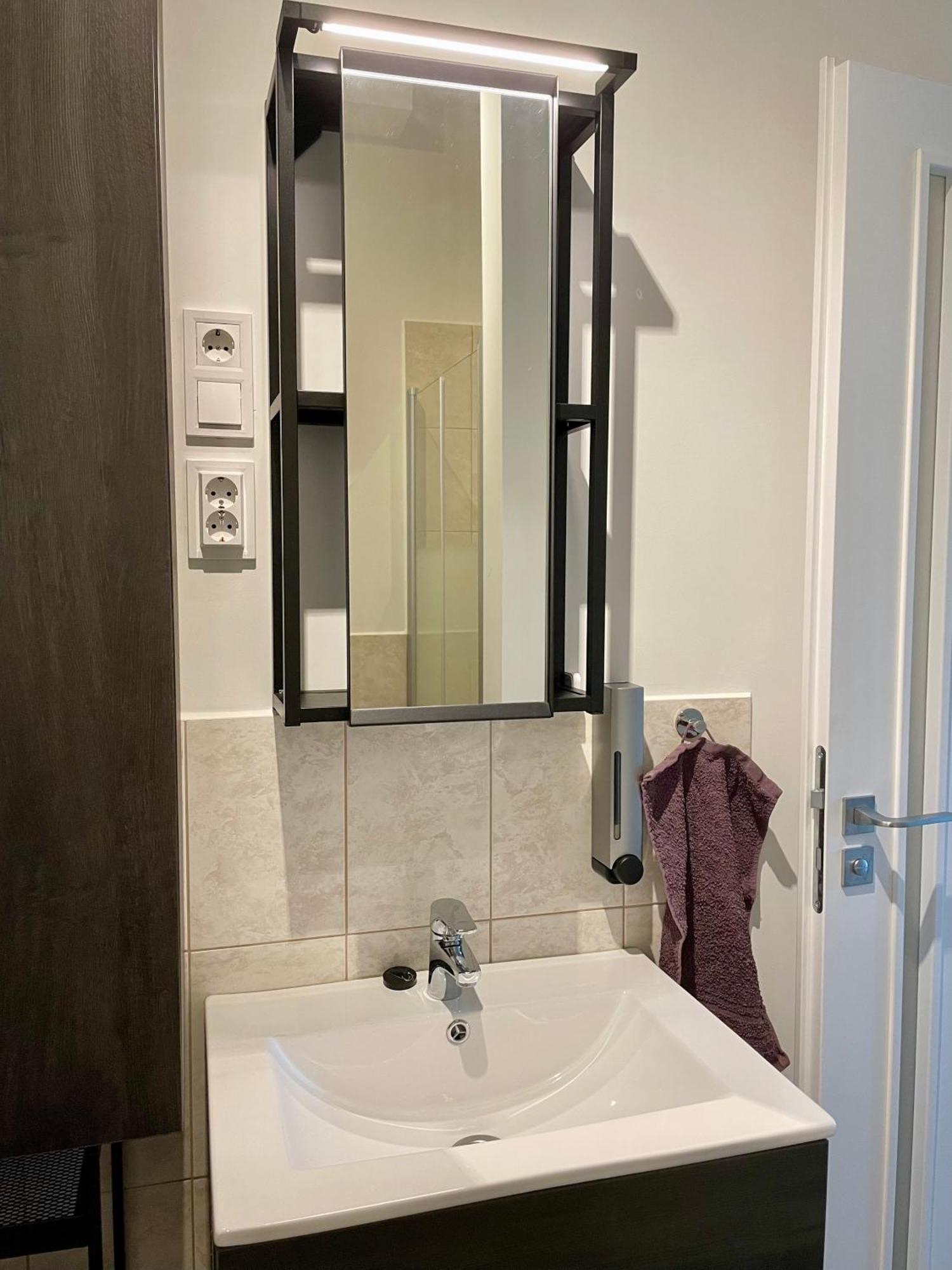 Quiet, Green, Relaxing Place - 2 Bedroom Apartment Balatonfüred Esterno foto